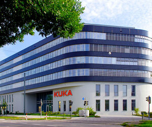 Kuka AG aus Augsburg invstiert in ein neues Entwicklungs- und Technolgoiezentrum 