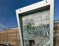 Die große Glasfront im Treppenhaus des SMC Augsburg